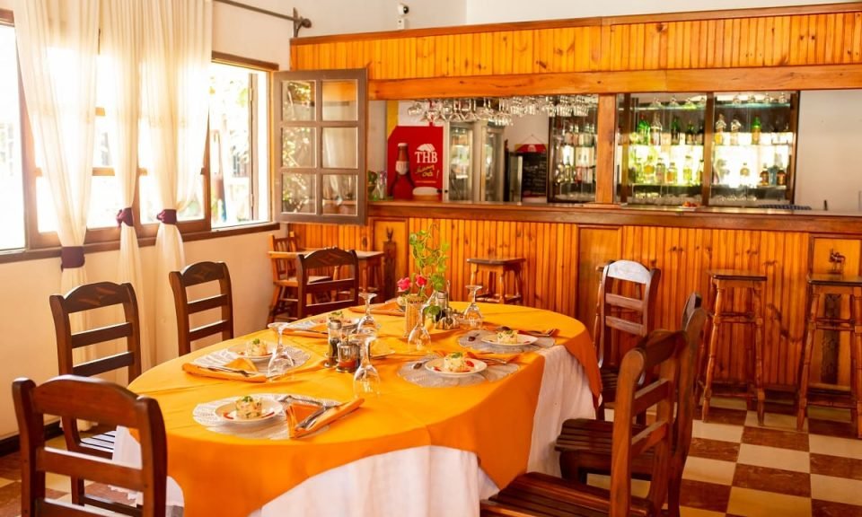 bar-restaurant-hotel-victory-tulear-madagascar.jpg
