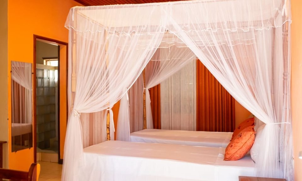 lit-chambre-double-standard-hotel-victory-tulear-madagascar-1.jpg